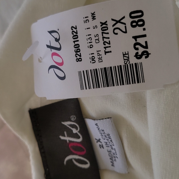 Off From White Beautiful Scalloped Cold Shoulder Top - Picture 8 of 9